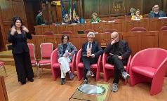 Gianluca Bocchinfuso con Gioia Molinari (IIS Oriani Mazzini) e Andrea Pellegatta (CFP Casoria) Gianluca Bocchinfuso con Gioia Molinari (IIS Oriani Mazzini) e Andrea Pellegatta (CFP Casoria)