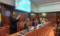 Il tavolo dei relatori Il tavolo dei relatori