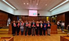 foto di gruppo in sala consiglio foto di gruppo in sala consiglio