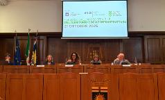 Il tavolo dei relatori Il tavolo dei relatori