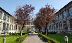 Città metropolitana di Milano -  Sede di  Viale Piceno: cortile (foto di Cristina Terrusi)