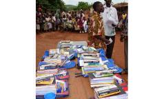 5_Abareka_Nandree_Consegna_materiale_scolastico_ 5_Abareka_Nandree_Consegna_materiale_scolastico_